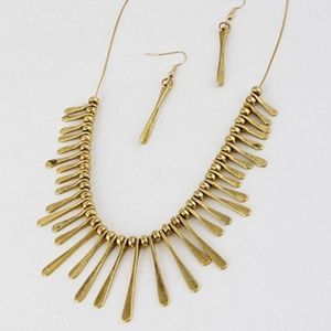 Gold necklace set